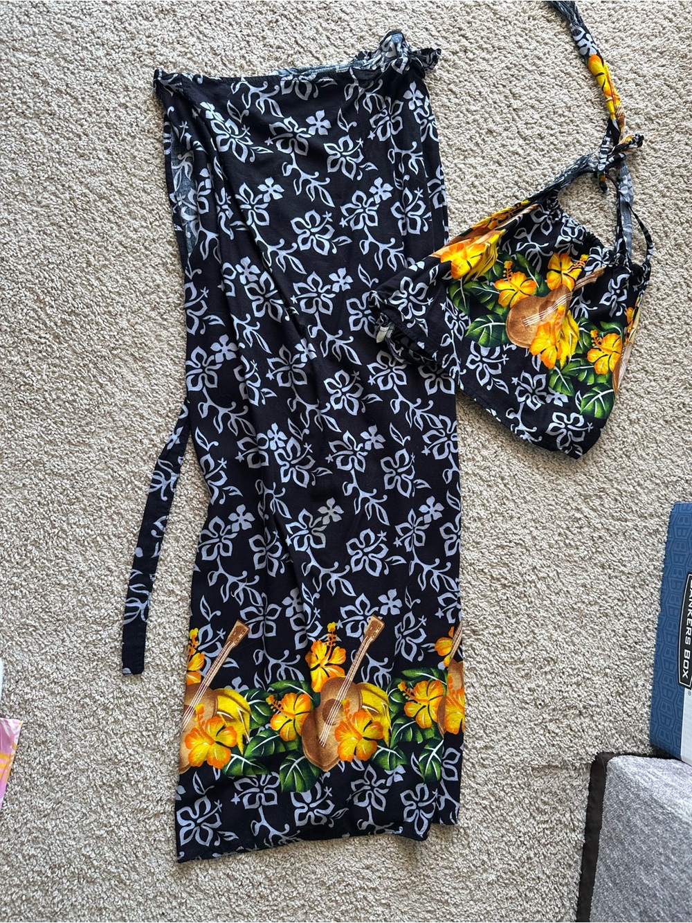 Hawaiian 2 piece set - Picture 4 of 7